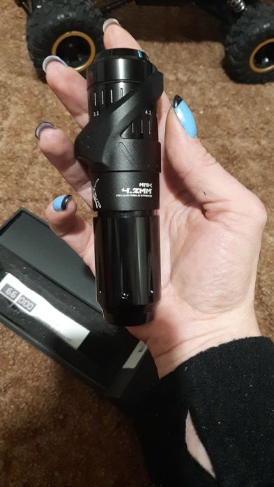 Машинка за татуйровки и батерия