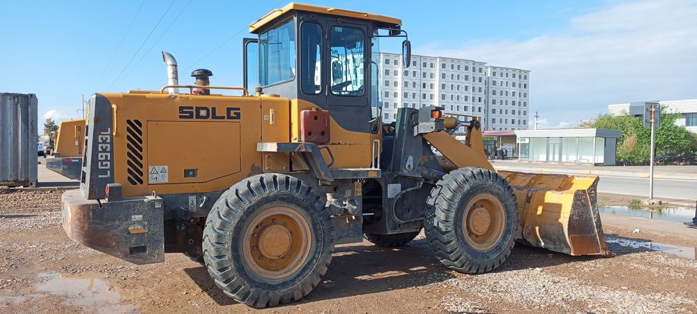 Фронтальный погрузчик