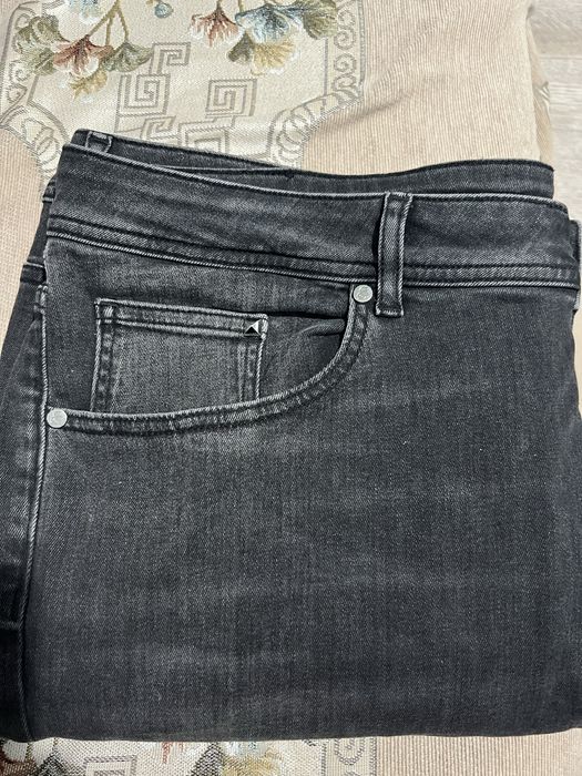 Джинсы KARL LAGERFELD 38/32!