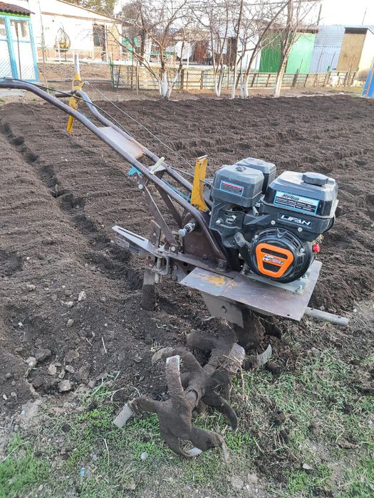 Вспашка огорода мотоблоком