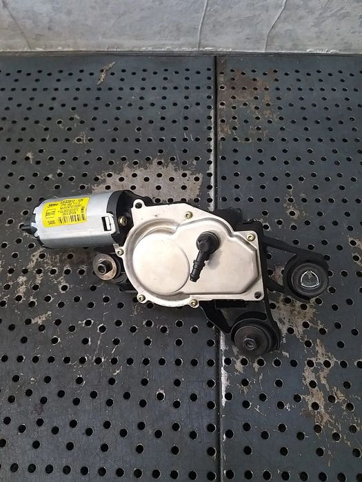 Motoras stergator haion seat altea xl Motoras stergator haion seat altea xl 53033812 5p0955711c