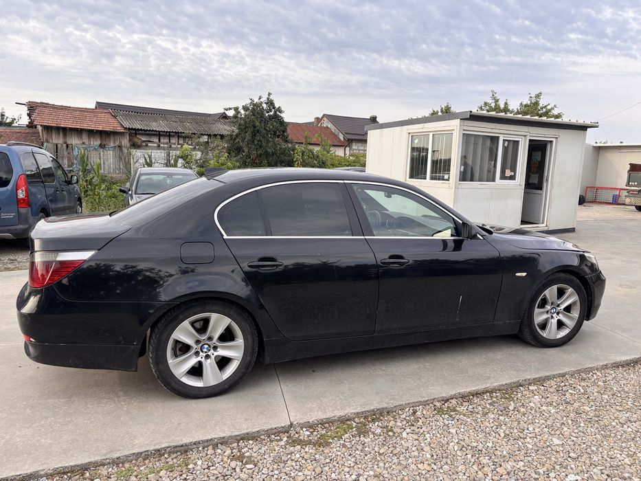 Dezmembrez BMW 530 E60 3.0 218cp, far xenon, navigatie, interior piele, plansa de bord
