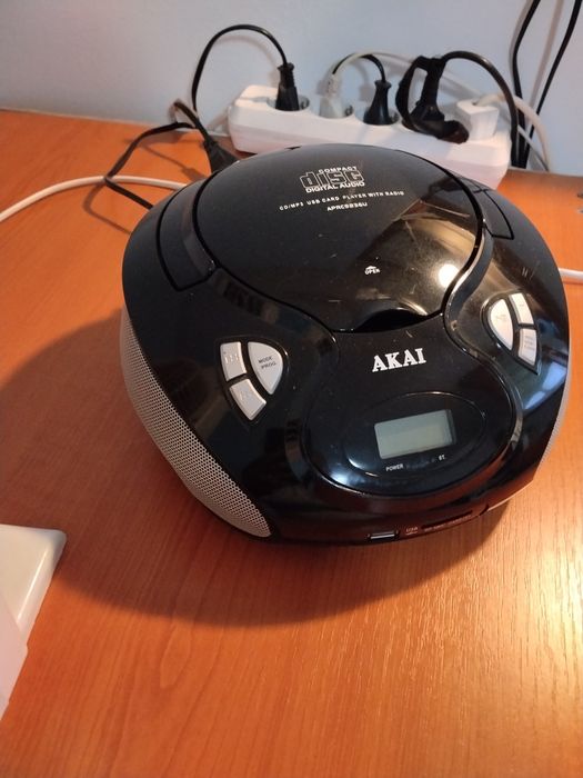 Radio /cd Akai preț  80 lei !