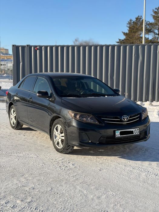 Тойота Карола в отличном состоянии . Родной окрас . Стекла фары родные