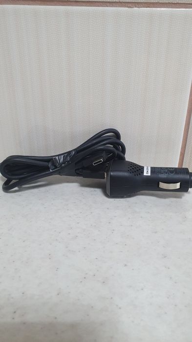 Vînd Încărcător original cu 2 eșiri USB pentru GPS tomtom
