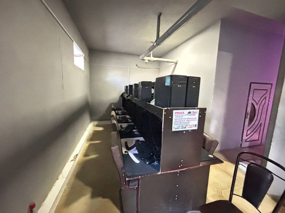 Game klub 10 ta kompyuter stol stullari bilan sotiladi