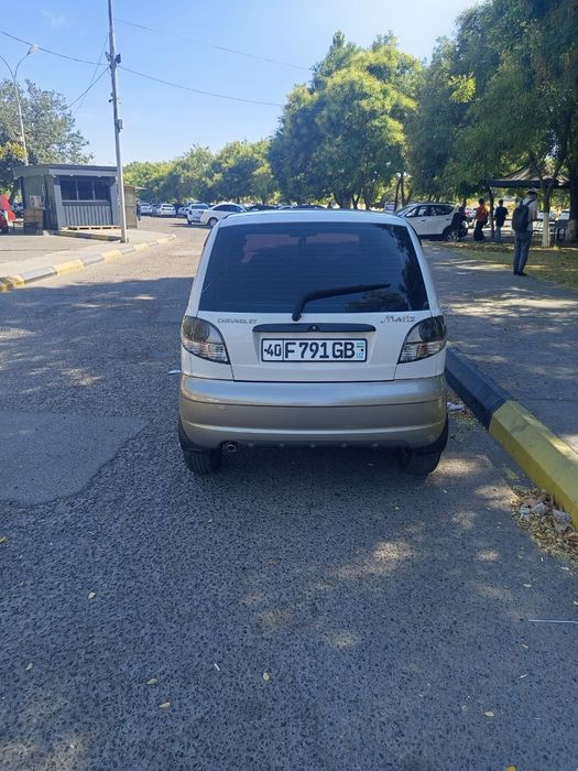 Matiz avtomobil sotiladi