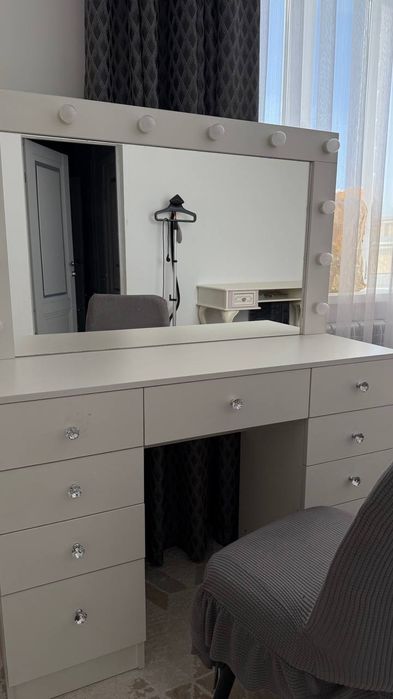 Туалетный столик