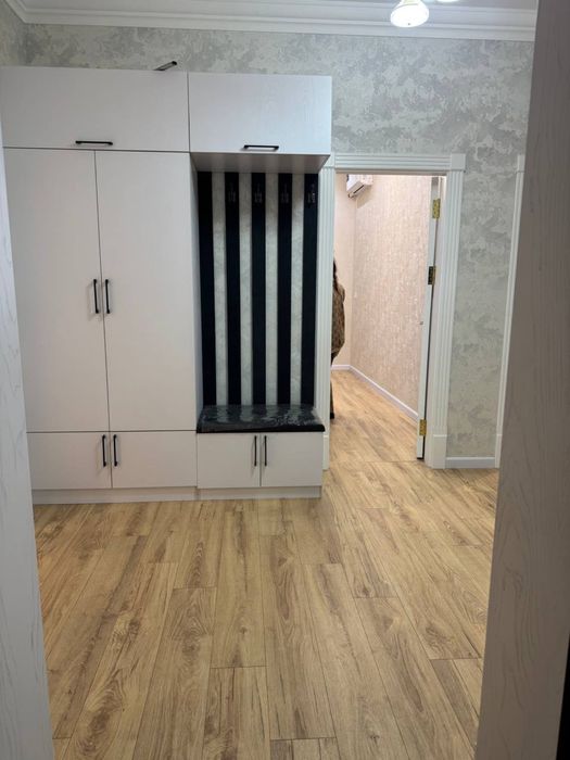 Беруний метро якинида 3 хонали квартира