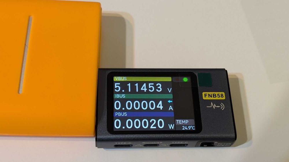 Fnirsi FNB58 USB-A și C Tester, voltmetru, ampermetru, trigger, riplu etc. Bluetooth și aplicații pentru PC și telefon