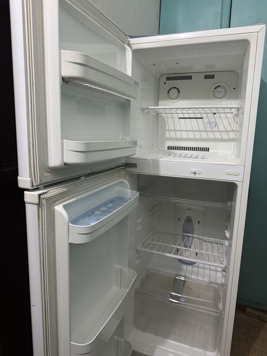 Продам холодильник LG