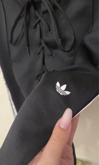 Pantaloni scurti Adidas