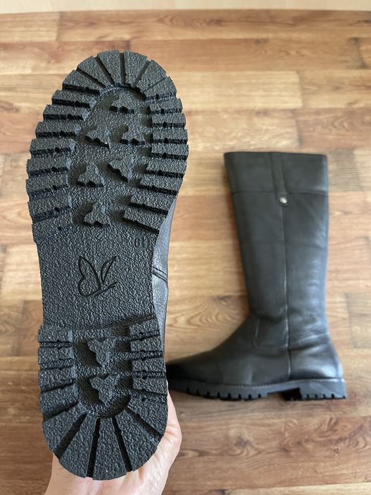 Продам женские зимние сапоги