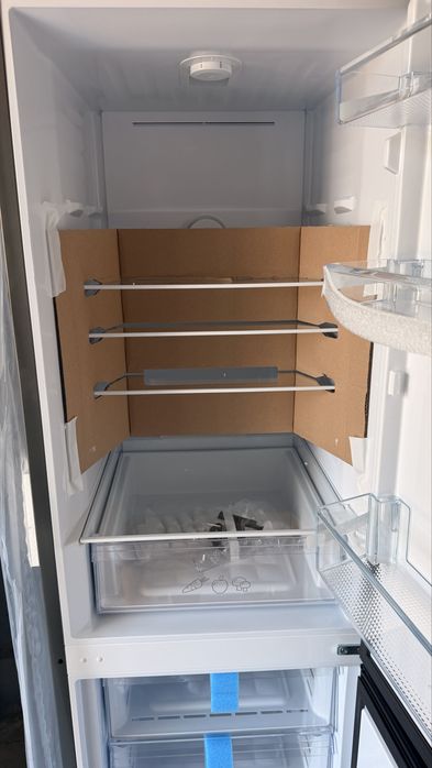 Хладилник с фризер  INDESIT INK21411G4UK 301L | TOTAL NO FROST | 60/40 | КЛАС E | FRESH SPACE