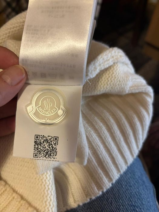 Bluza dama moncler alba cu scris pe ea