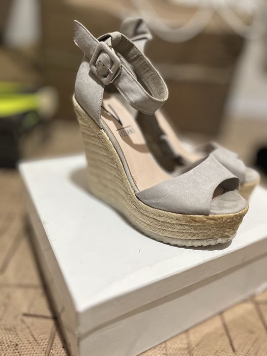 Продам летние босоножки