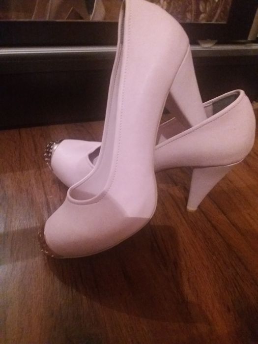 Свадебные туфли  Турция 36, и розовые 38 разм Турция!.