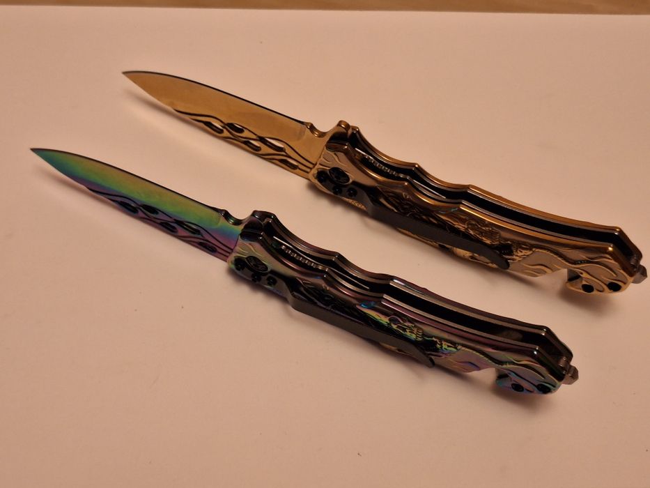 Тактически полуавтоматичен нож