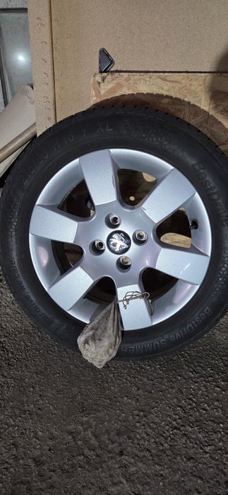 ПЕЖО 5008 джанти със летни гуми 215/55/16  7J×16  ET29 4×108 цо65,1