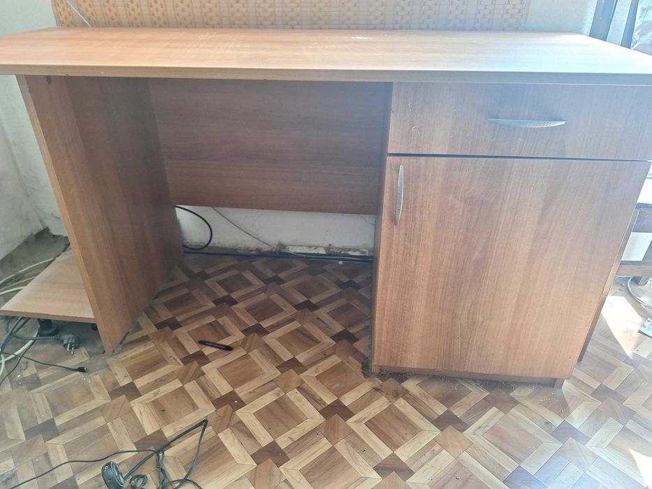 Оченическо бюро кафяво