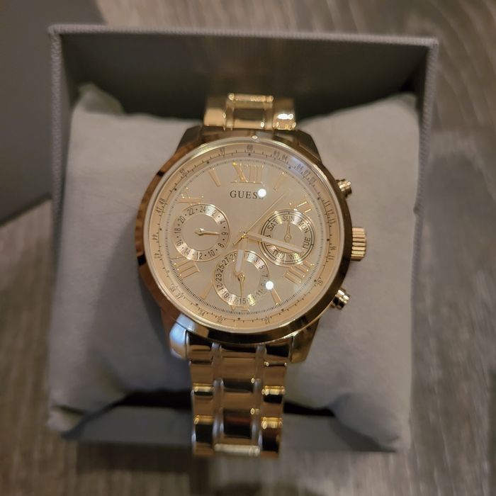 Оригинален дамски часовник Guess