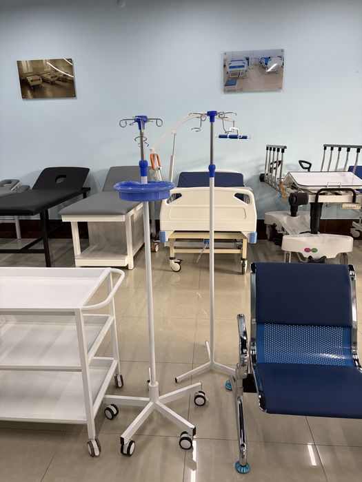 Медицинский штатив для капельницы