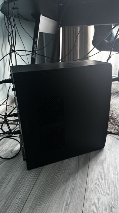 Настолен Компютър