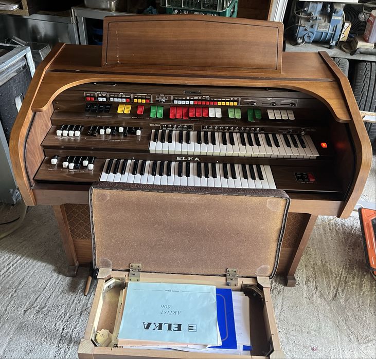 Pianina ELKA , impecabila