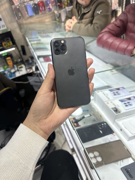 Ayfon 11 pro sotiladi