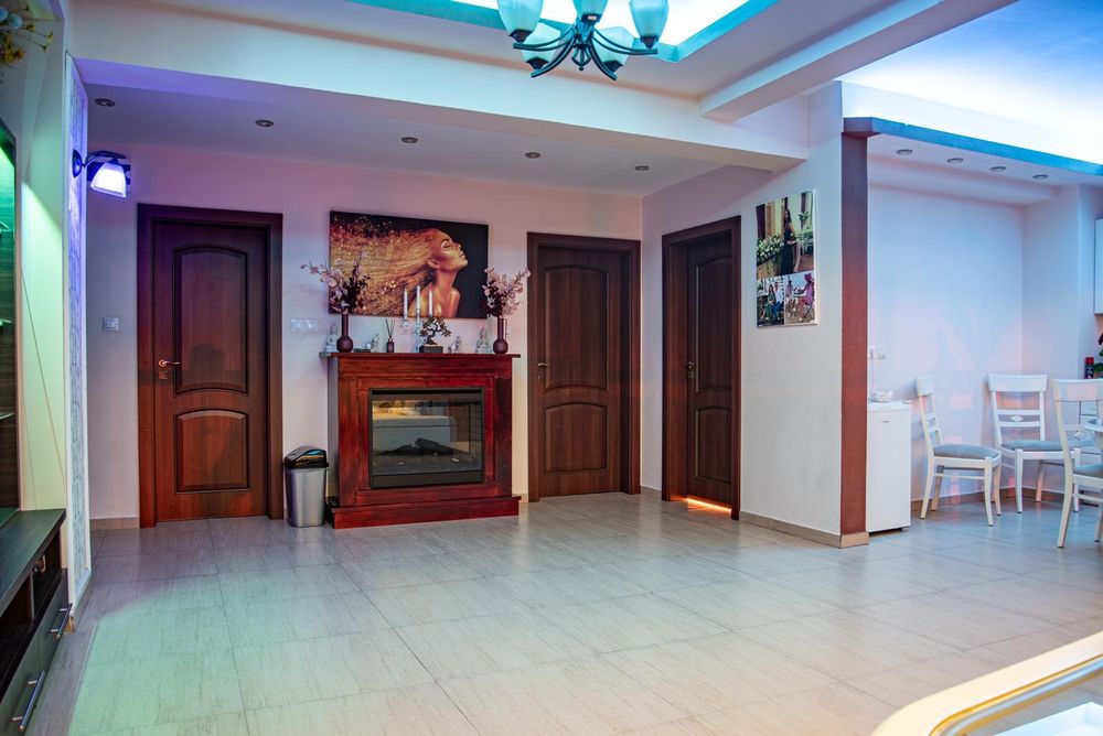 Cazare lux apartament  3 camere central