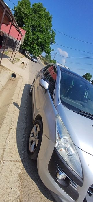 Vând peugeot 3008