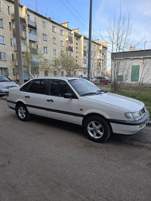 Продам Фольксваген Пассат б4 1.8