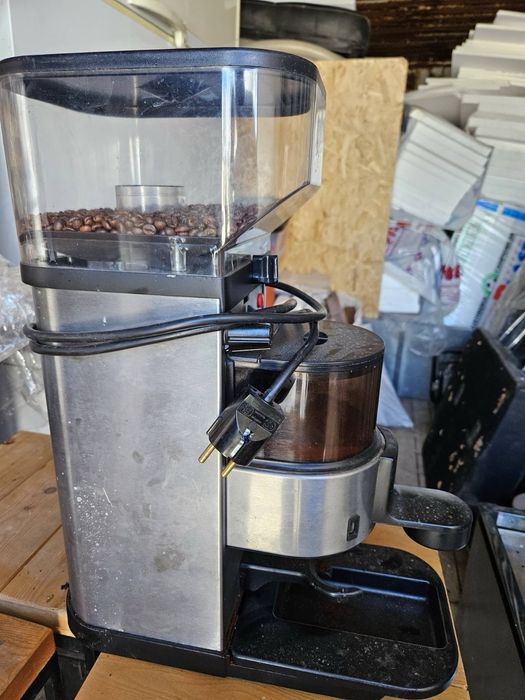 Кафемашина и кафемелечки