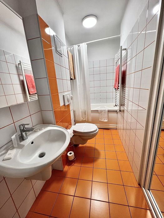 2 camere decomandate – Piața Ovidiu, Peninsula | Etaj 1 | Mobilat