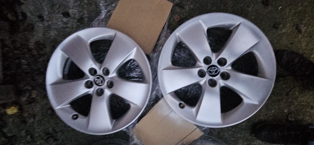 5/100/17 toyota prius avensis оригинални джанти за тойота приус 17 цол
