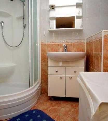 Дава се под наем Тристаен апартамент в Бургас, Изгрев - 95 кв.м за 510 € - Снимка #1