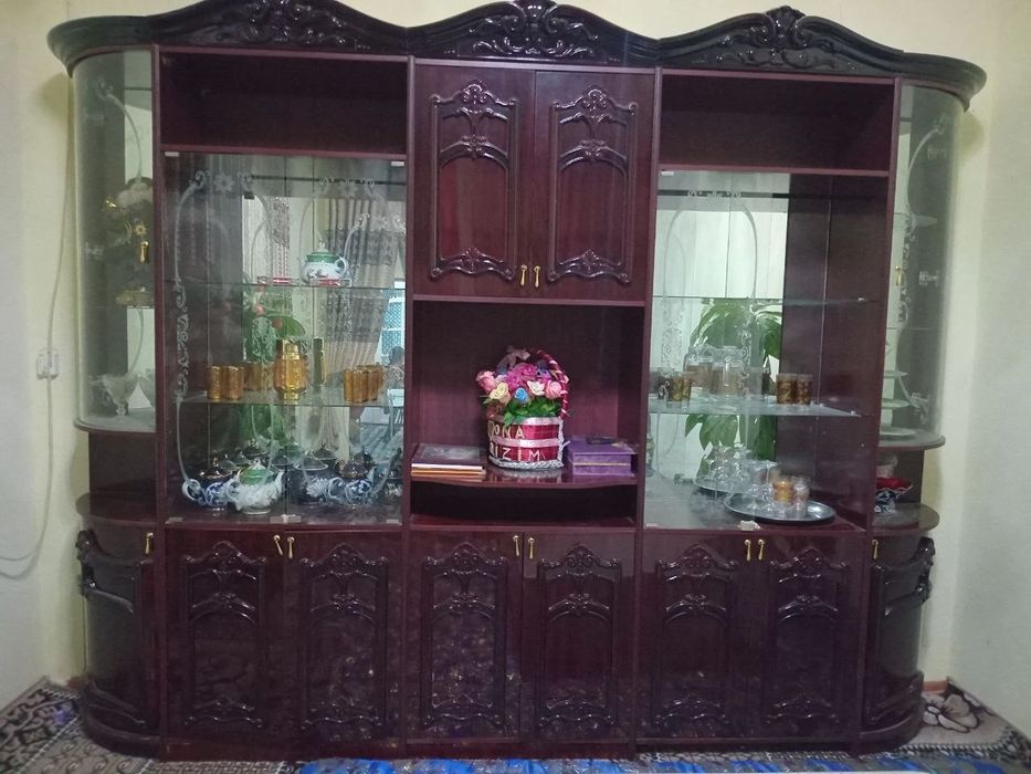 Shkaf stenka mexmonxona uchun