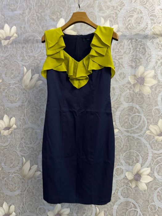 Платья вечерние брендовые.