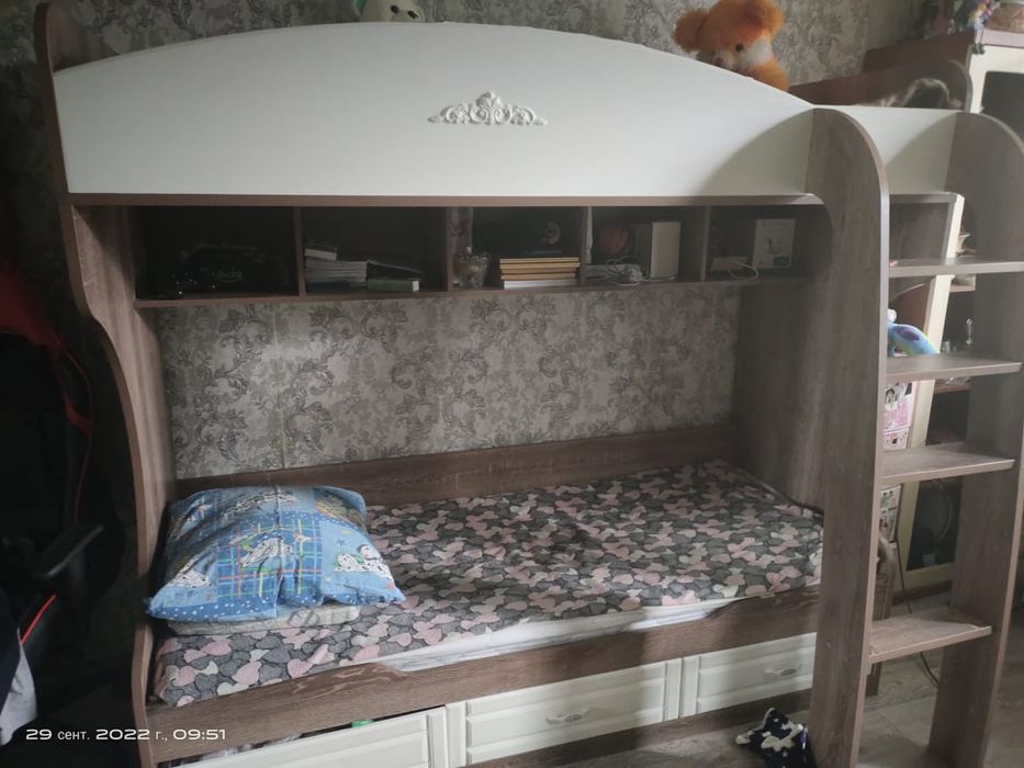 Продаю кровать двухъярусная