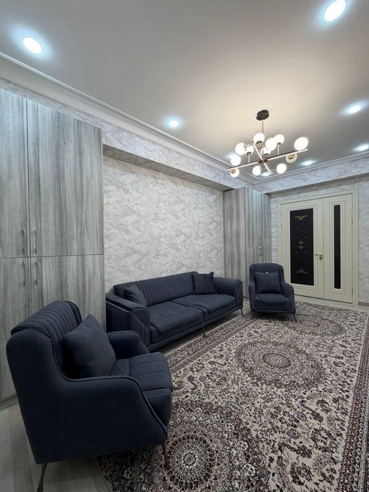 Гунча версал новостройка 4/9/9 87кв.м еаро ремонт с мебелью и техникой