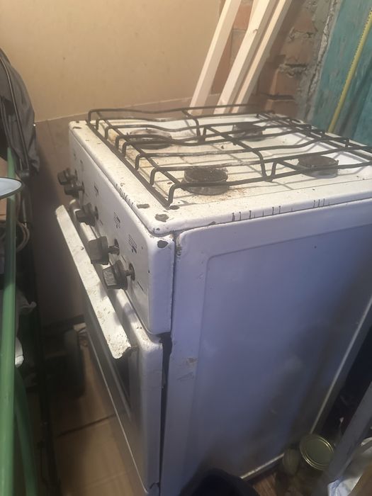 Продам газ плиту
