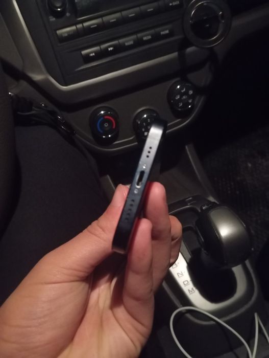 Iphone 12  128 ideal