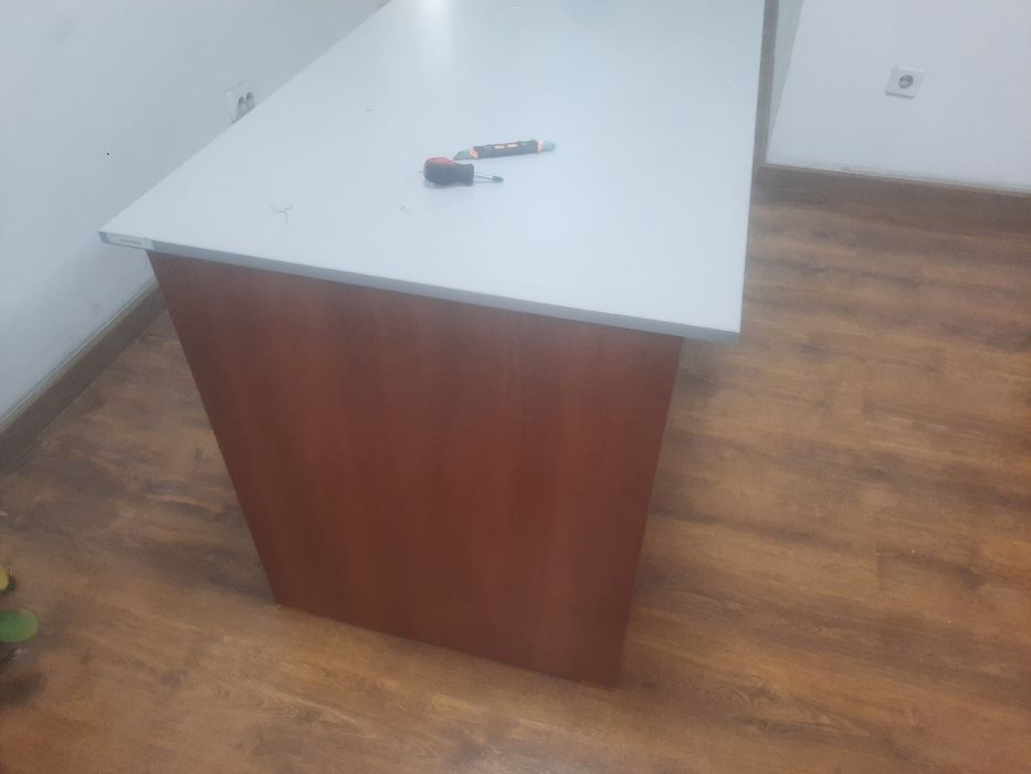 Продам стол компютерный офисный