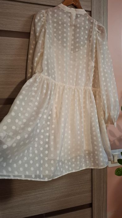 Платье в горох бренда H&M