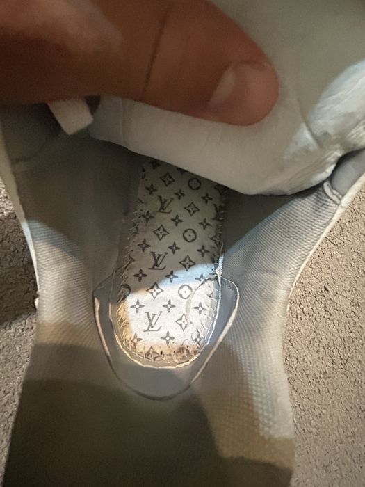Vand louis vuitton albi 44