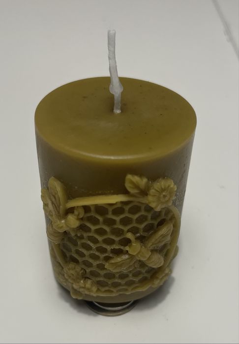 Vand lumanari artizanale din ceara naturala