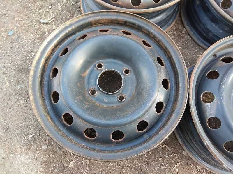 Продам оригинальные металлические диски на Пежо