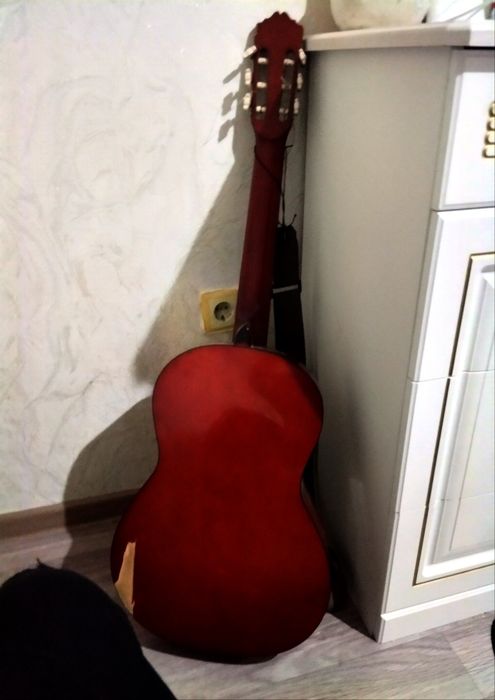 Гитара без чехла
