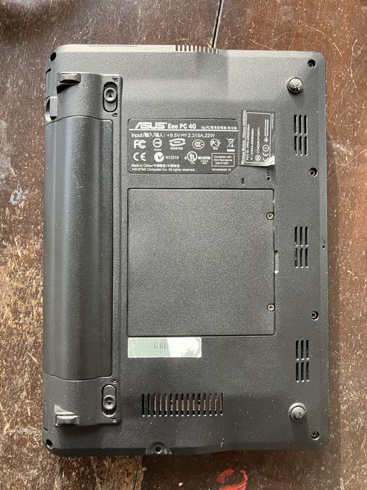 Лаптоп ASUS Eee PC 4G