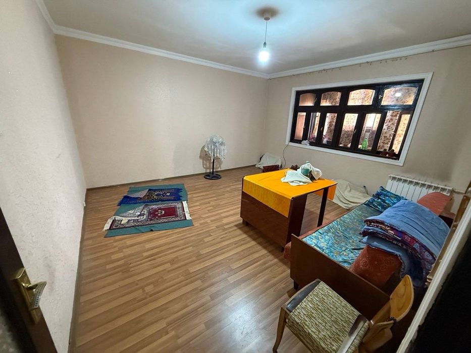 Квартира 2-ком. 65м² средний ремонт этаж 5/9 м.Ойбек ор-р Datum Parfum